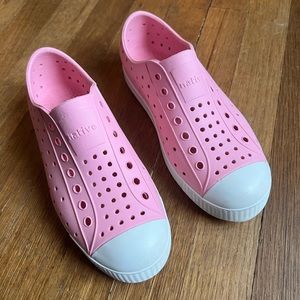 Native Pink Jefferson Slip-ons (size: J2)